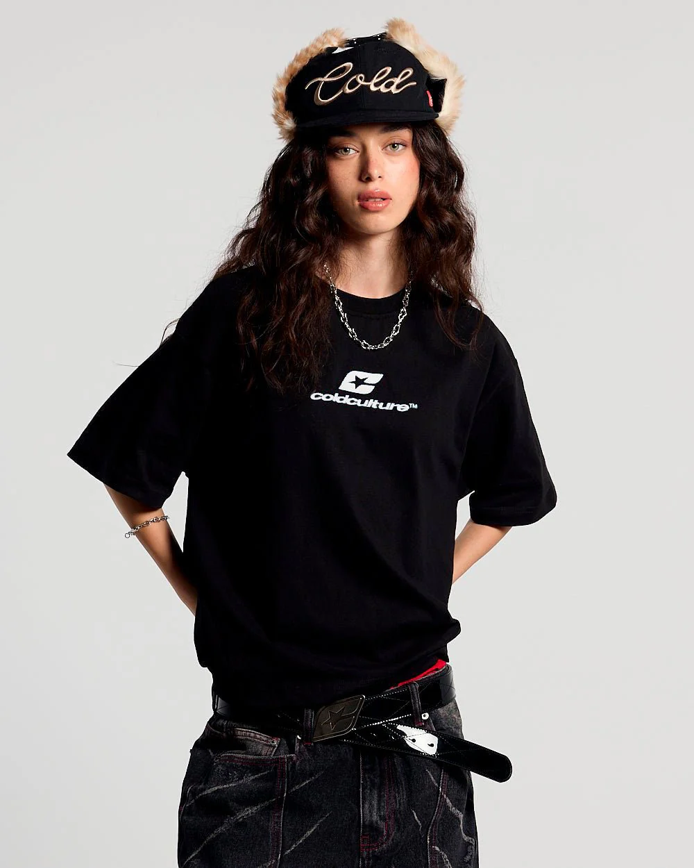 CURVED TEE BLACK & WHITE - Image 6